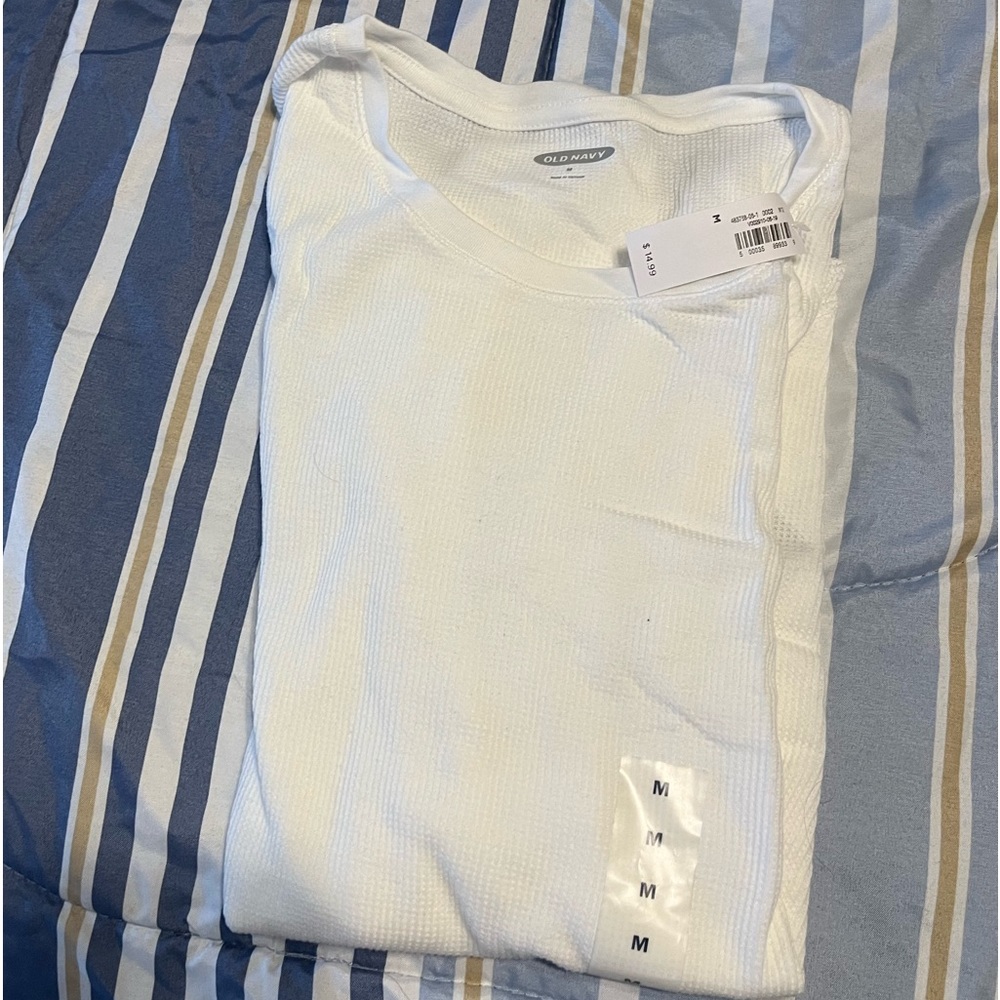 Woman's Medium thermal Shirt